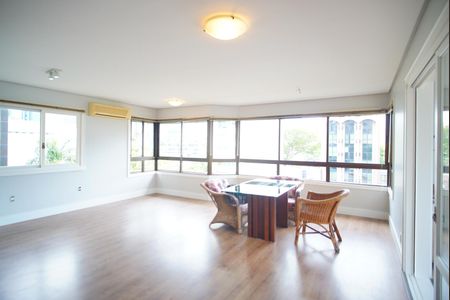 Sala de apartamento para alugar com 4 quartos, 155m² em Petrópolis, Porto Alegre