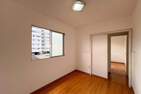 Quarto de apartamento para alugar com 2 quartos, 40m² em Sagrada Família, Belo Horizonte