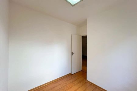Quarto de apartamento para alugar com 2 quartos, 40m² em Sagrada Família, Belo Horizonte