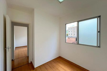 Quarto de apartamento para alugar com 2 quartos, 40m² em Sagrada Família, Belo Horizonte