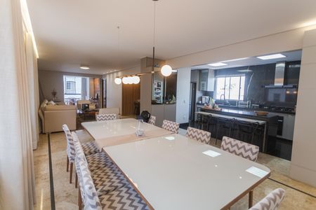 Apartamento para alugar com 160m², 3 quartos e 2 vagasCopa