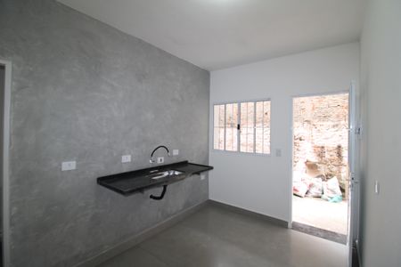 Sala/Cozinha de casa para alugar com 1 quarto, 40m² em Santa Teresinha, São Paulo