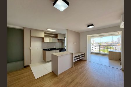 Sala de apartamento para alugar com 2 quartos, 66m² em Santo Amaro, São Paulo