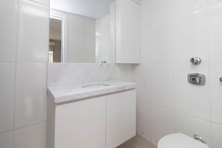 Banheiro de apartamento para alugar com 1 quarto, 45m² em Centro Histórico, Porto Alegre