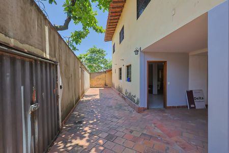 Garagem de casa à venda com 3 quartos, 450m² em Alto Caiçaras, Belo Horizonte