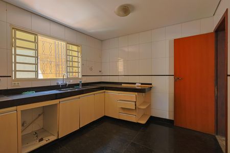 Cozinha de casa à venda com 3 quartos, 450m² em Alto Caiçaras, Belo Horizonte