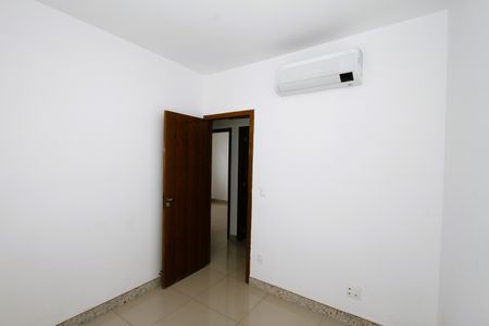 Apartamento à venda com 3 quartos, 140m² em Camargos, Belo Horizonte