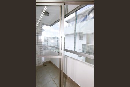 Apartamento à venda com 3 quartos, 140m² em Camargos, Belo Horizonte