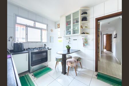 Apartamento à venda com 179m², 4 quartos e 2 vagas Apartamento à venda com 179m², 4 quartos e 2 vagasCozinha - 1º Piso