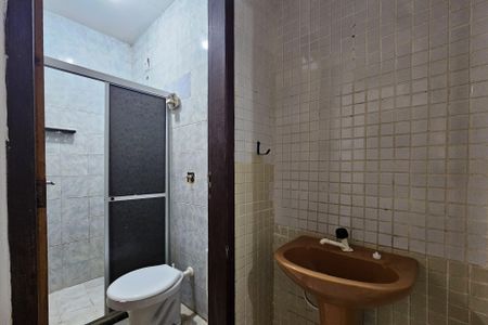 banheiro  de apartamento para alugar com 1 quarto, 20m² em Boca do Rio, Salvador