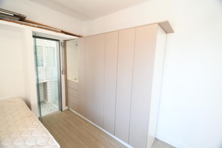 Quarto de apartamento à venda com 1 quarto, 32m² em Cambuí, Campinas