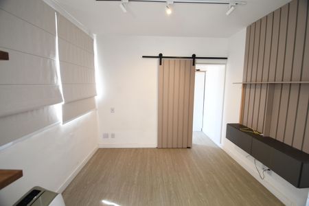 Sala de apartamento à venda com 1 quarto, 32m² em Cambuí, Campinas