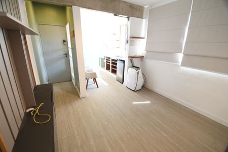 Sala de apartamento à venda com 1 quarto, 32m² em Cambuí, Campinas