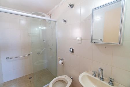 Apartamento para alugar com 67m², 2 quartos e sem vagaBanheiro
