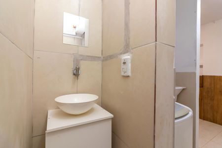 Banheiro de kitnet/studio para alugar com 1 quarto, 15m² em Santana, São Paulo