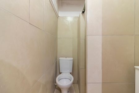 Banheiro de kitnet/studio para alugar com 1 quarto, 15m² em Santana, São Paulo