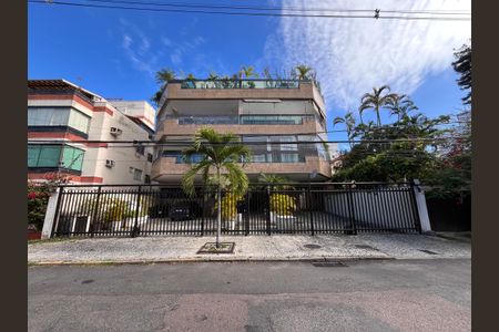 Apartamento para alugar com 160m², 4 quartos e 2 vagas Apartamento para alugar com 160m², 4 quartos e 2 vagasFachada