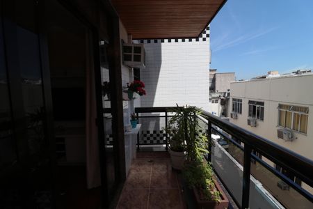 Apartamento para alugar com 126m², 3 quartos e 3 vagasVaranda