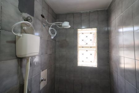 Banheiro de casa para alugar com 1 quarto, 40m² em Santo Antônio, Osasco