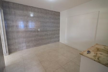 Cozinha de casa para alugar com 1 quarto, 40m² em Santo Antônio, Osasco