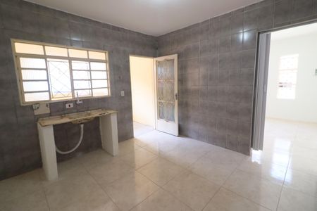 Cozinha de casa para alugar com 1 quarto, 40m² em Santo Antônio, Osasco
