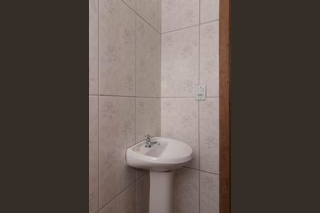 Banheiro 1 de apartamento para alugar com 1 quarto, 38m² em Aberta dos Morros, Porto Alegre