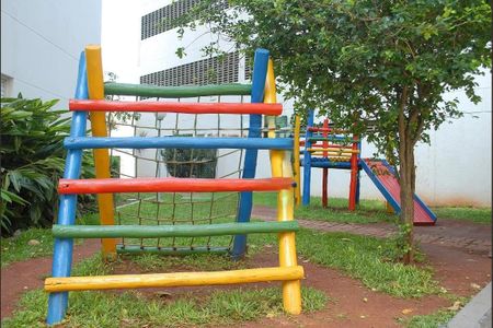 Apartamento para alugar com 70m², 2 quartos e 1 vaga Apartamento para alugar com 70m², 2 quartos e 1 vagaÁrea comum - Playground