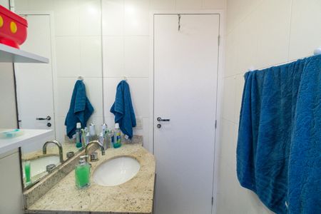 Apartamento à venda com 115m², 3 quartos e 2 vagas Apartamento à venda com 115m², 3 quartos e 2 vagasBanheiro Social