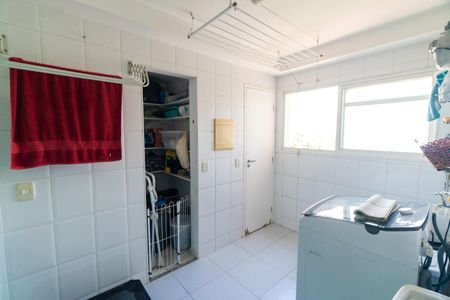 Apartamento à venda com 115m², 3 quartos e 2 vagas Apartamento à venda com 115m², 3 quartos e 2 vagasLavanderia