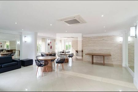 Apartamento à venda com 115m², 3 quartos e 2 vagas Apartamento à venda com 115m², 3 quartos e 2 vagasÁrea comum - Salão de festas