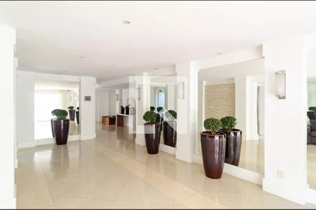 Apartamento à venda com 115m², 3 quartos e 2 vagas Apartamento à venda com 115m², 3 quartos e 2 vagasHall social