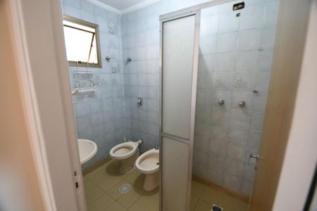 Banheiro de apartamento à venda com 1 quarto, 70m² em Botafogo, Campinas