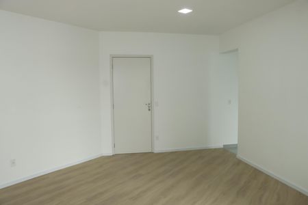 Sala de apartamento para alugar com 2 quartos, 81m² em Parque Esplanada do Embu, Embu das Artes