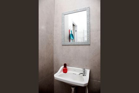 Banheiro de apartamento à venda com 1 quarto, 26m² em Centro Histórico, Porto Alegre