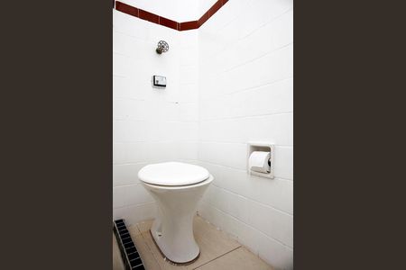 Banheiro de apartamento à venda com 1 quarto, 26m² em Centro Histórico, Porto Alegre