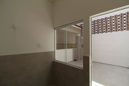 Casa de condomínio para alugar com 60m², 2 quartos e sem vagaQuintal - Quarto