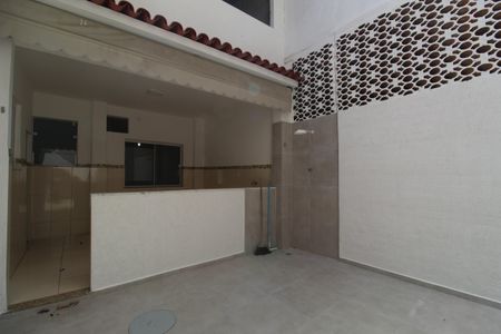 Casa de condomínio para alugar com 60m², 2 quartos e sem vagaQuintal