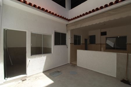 Casa de condomínio para alugar com 60m², 2 quartos e sem vagaQuintal