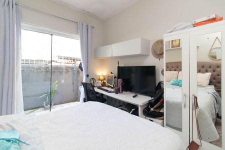 Quarto 1 de apartamento à venda com 3 quartos, 75m² em Santana, Porto Alegre