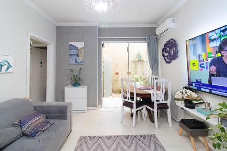 Sala de apartamento à venda com 3 quartos, 75m² em Santana, Porto Alegre