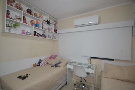 Quarto 2 de apartamento para alugar com 2 quartos, 100m² em Vila Valqueire, Rio de Janeiro