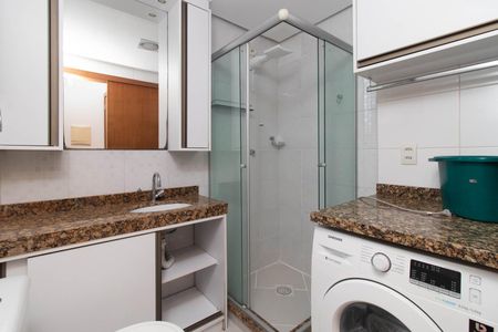 Banheiro de apartamento para alugar com 1 quarto, 32m² em Centro Histórico, Porto Alegre