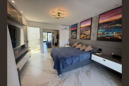 Casa à venda com 3 quartos, 209m² em Camboinhas, Niterói