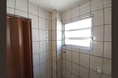 Banheiro de apartamento para alugar com 1 quarto, 27m² em Centro, São Vicente