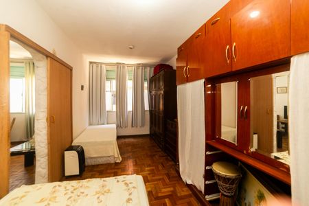 Quarto de apartamento à venda com 1 quarto, 68m² em Lagoinha, Belo Horizonte