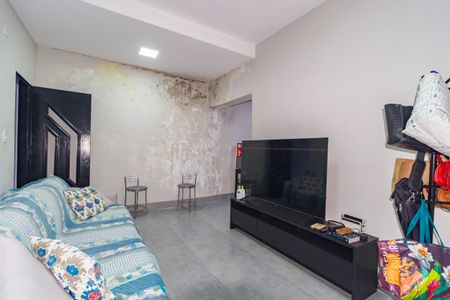 Sala de TV de casa de condomínio à venda com 2 quartos, 120m² em Vila Bertioga, São Paulo