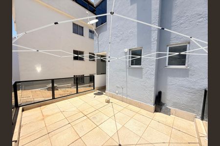 Apartamento à venda com 78m², 2 quartos e 2 vagasVaranda quarto 2