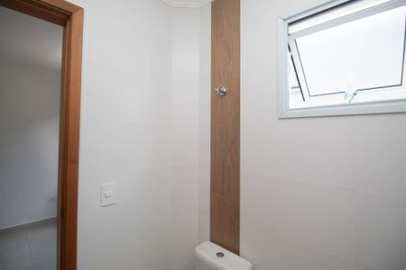 Banheiro  de apartamento à venda com 1 quarto, 28m² em Vila Mazzei, São Paulo