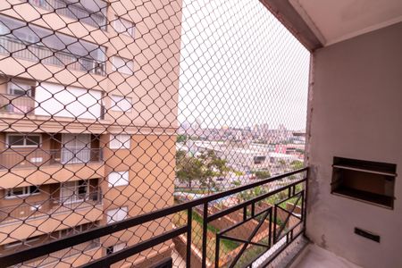 Varanda de casa para alugar com 1 quarto, 66m² em Jardim Tupanci, Barueri