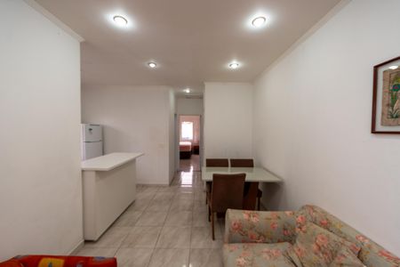 Sala_Cozinha - Conjugada de casa para alugar com 1 quarto, 66m² em Jardim Tupanci, Barueri